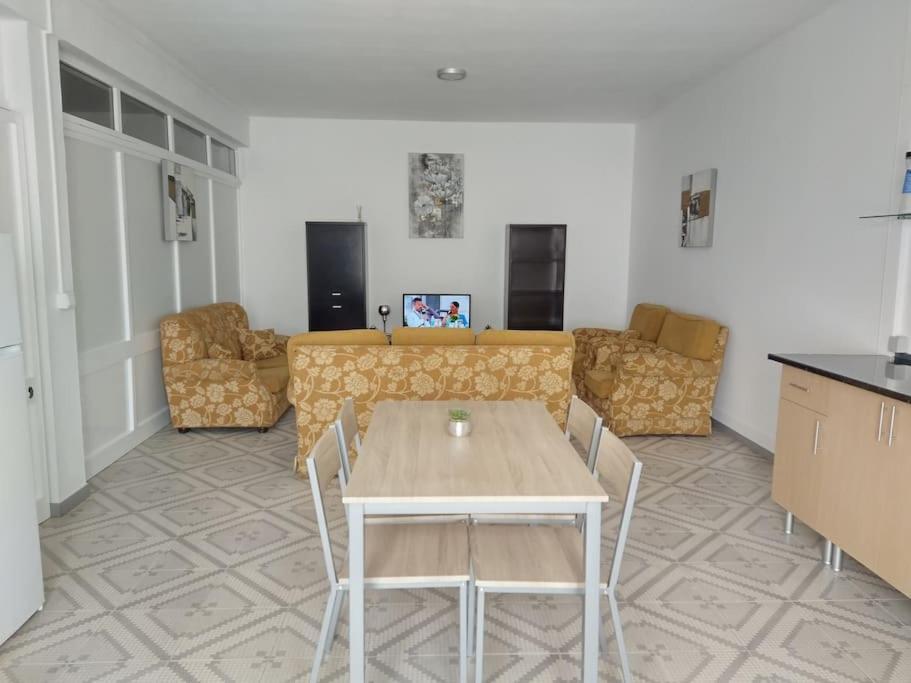 Rua De Baixo Apartments Calheta  ภายนอก รูปภาพ